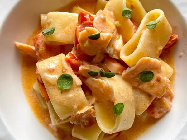Paccheri cremosi al&nbsp;salmone